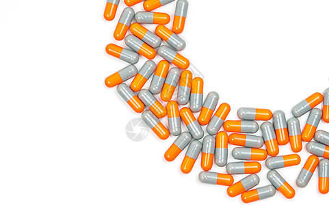 五颜六色的抗生素胶囊药片在白色背景下与复制空间分离 耐药 抗生素用药合理 卫生政策和医保理念医院健康保险耐药性工作室化学药品战略图片