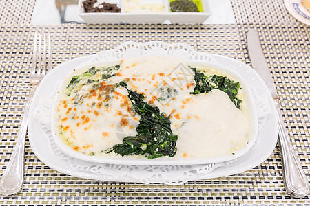 烤菠菜和奶酪食物糕点美食脆皮早餐烤箱餐厅牛奶奶油蔬菜图片