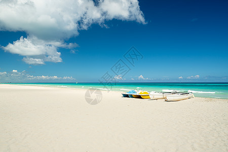 阳光明媚的瓦拉德罗令人惊异的海滩假期双体太阳海岸天空地平线蓝色支撑全景旅行图片