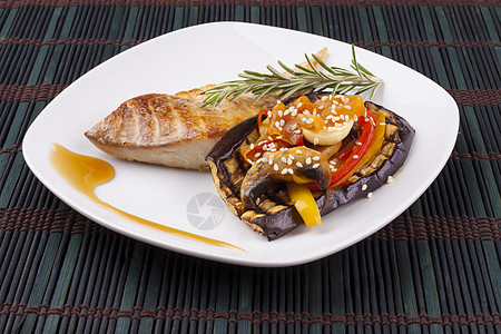 鱼板柠檬脂肪美食蔬菜午餐沙拉饮食鱼片营养胡椒图片