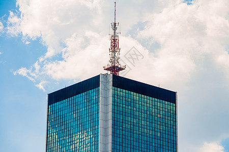 华沙市中心现代高办公室大楼位于华沙市中心首都地标天线反射玻璃商业旅行摩天大楼酒店公司图片