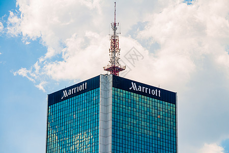 市中心Marriot公司高办公室大楼 城市中心地标摩天大楼晴天窗户反射旅行景观奢华建筑商业图片