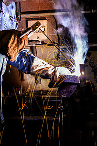 焊接金属结构的焊接焊机职业工人制造业面具安全火花工作劳动维修建造图片