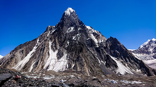Mitre峰值在卡拉科拉姆山脉 日落时见于巴基斯坦K2 K2基地营地Concordia难民营风景旅行冰川顶峰高山崎岖斜峰首脑晴天图片