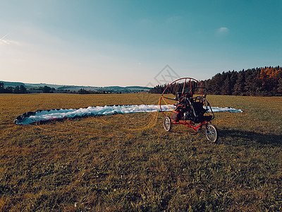 动力滑滑翔车天空高度冒险旅行乐趣段落空气运动飞行员动力伞图片