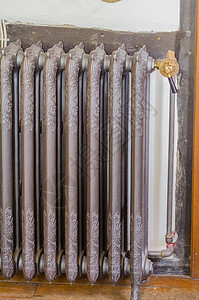 中央供暖器的古董散热器高清图片