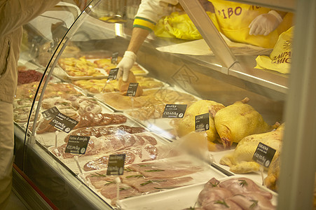 市场肉食柜台图片