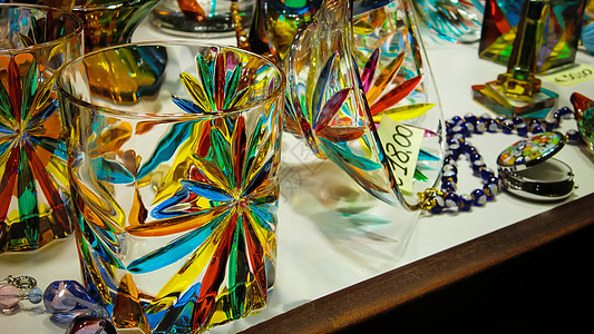 村野玻璃杯有色玻璃高清图片