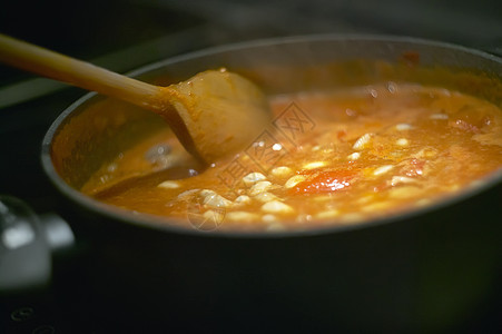 汤锅感应美食烹饪厨房电磁炉食谱肉汁豆子勺子酱汁背景