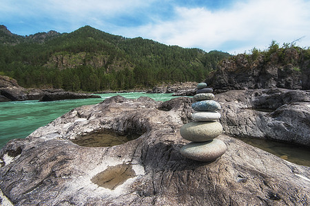 阿尔泰山的卡吞河石头公园顶峰全景山脉卡通晴天爬坡旅行岩石图片