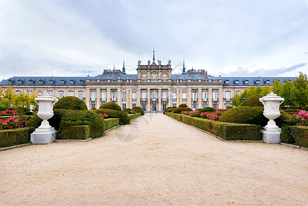 花园城市西班牙塞戈维亚 圣伊尔德丰索格拉尼亚皇宫历史纪念碑艺术建筑学地标历史性风格城堡假期旅行背景