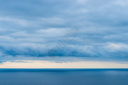 海景 地平线观视 大雨云流图片