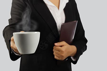 女商务人士享受咖啡 咖啡与剪片路段隔绝快乐人士权威工人智力时间小路商务杯子饮料图片