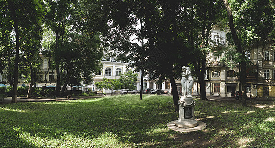 乌克兰敖德萨宫罗亚尔宫城广场花园花儿公园雕像喷泉城市长椅正方形壁龛皇宫图片