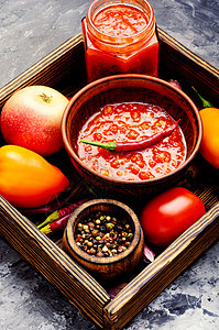香辣调味 酱汁瓶子味道蔬菜红色辣椒食物装罐食谱美食调味品图片