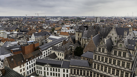 从高度对 Ghent 的视图街道荷卢建筑学中心经济城市房子历史游客教会图片