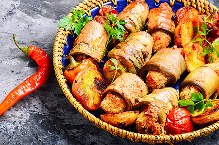 土耳其菜茄茄子煎饼国家民族红色肉馅茄子土豆食物食品肉丸胡椒图片