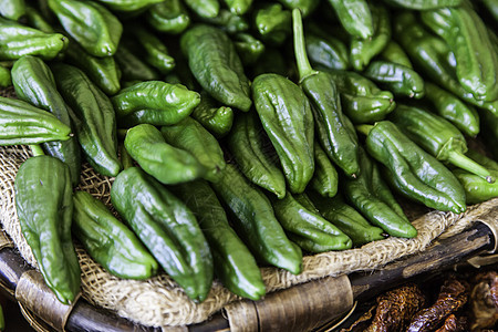 绿胡椒厨房辣椒营养烹饪团体食物蔬菜沙拉市场生产图片