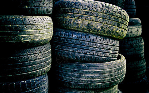 旧轮胎案件垃圾垃圾场回收倾倒车轮材料维修卡车汽车图片