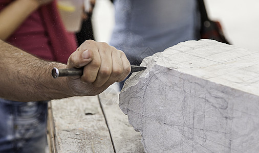 雕刻石石匠男性职业手工艺术家店铺工匠雕刻工具作坊图片