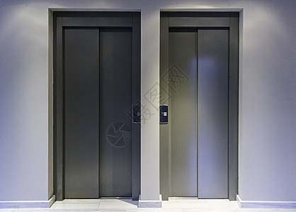 建筑物中现代电梯门的门图片