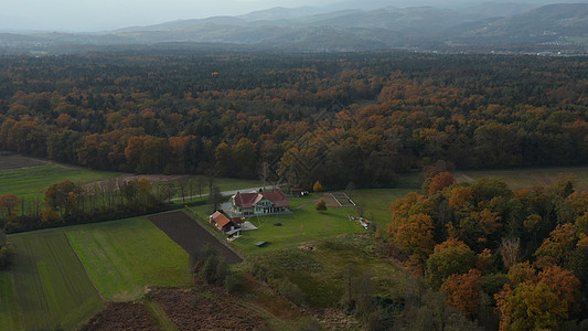 对东斯洛文尼亚农村的空中观察 包括田地 森林和对冲 树篱笆 稻草和草原山坡风景草地旅行自然保护区小路原味土地高原原汁图片