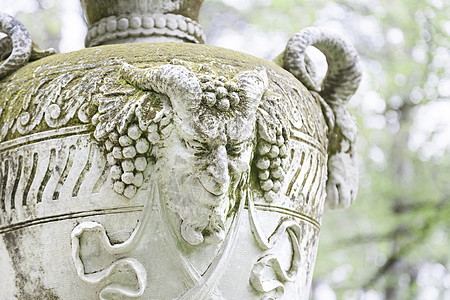 披着山羊的详情艺术数字雕像花瓶石头天空建筑学古董博物馆纪念碑图片