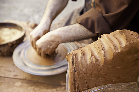 Artisan 泥土陶瓷匠图片