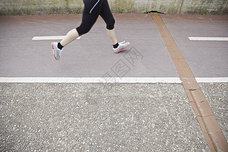 正在运行的妇女跑步竞争数字饮食运动赛车手胜利蓝色赛马场赛车图片