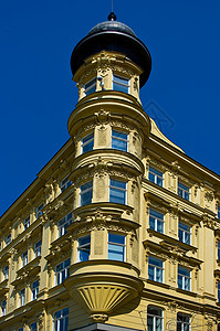 布尔诺一个历史建筑的角落居住者建筑学大厦座位喷口排水沟天花板居民住宅街道图片