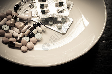 许多药物是病人的菜盘 他们可以吃到食物语气图片