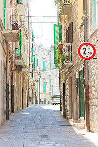 Molfetta Apulia-穿过Molfetta的旧小巷道图片
