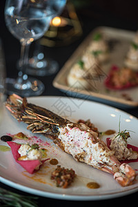 煮鱼和填料龙虾食物螃蟹海洋盘子沙拉用餐奢华烹饪海鲜甲壳图片