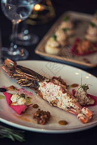 煮鱼和填料龙虾贝类用餐午餐沙拉奢华烹饪美食餐厅藤蔓海鲜图片