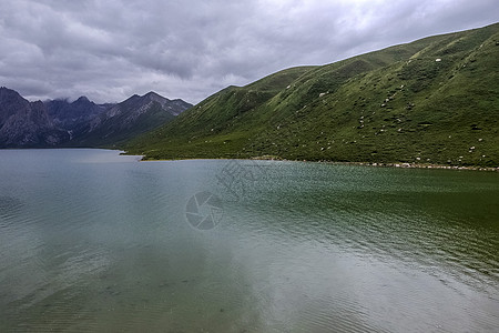 年宝于泽旅行旅游雨泽绿色天空蓝色白色图片