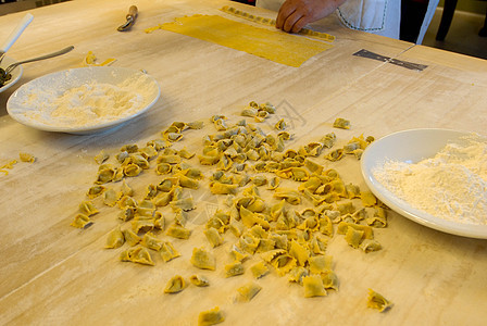 兰河的典型意大利面 阿格诺洛蒂手工营养烹饪面粉健康饮食面食普林成人影棚食物图片