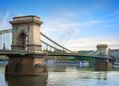 多瑙河上链桥图片