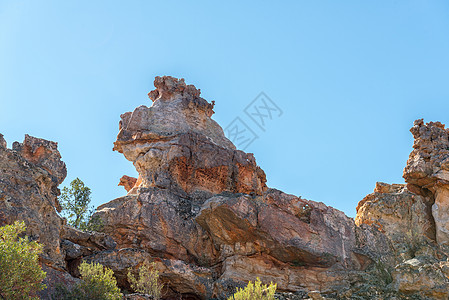 在特鲁杰斯克拉尔的石岩形成 类似于青蛙图片