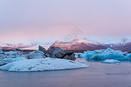 冰岛Jokulsarlon湖的冰山冰川风景白色水平旅游天空蓝色旅行地标图片