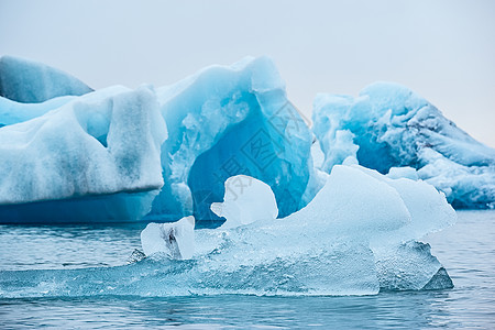 冰岛Jokulsarlon湖的冰山冰川旅行白色天空旅游风景蓝色地标水平图片