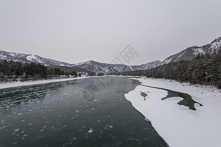 河流和山山的风景环境全景卡通农村森林蓝色旅行天线场景岩石图片