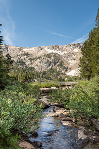 加利福尼亚州Mammoth湖水晶湖远足风景长毛旅行山脉松树水晶树木图片