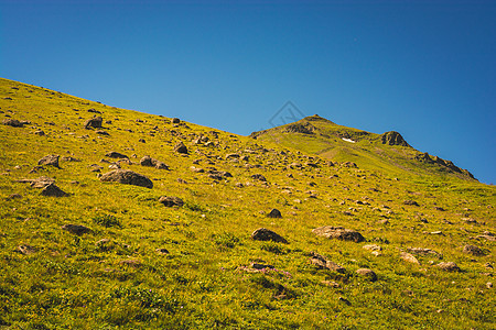 土耳其高原山岳的景象爬坡蓝色岩石地区草地顶峰场景悬崖火鸡高地图片