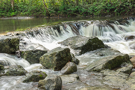 泰国Khao Yai国家公园Jedkod瀑布丛林风景叶子树叶公园溪流荒野岩石瀑布森林图片