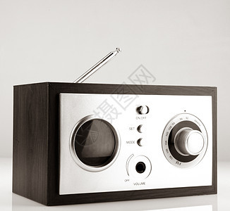 Retro无线电台按钮数字收音机音乐古董合金广播背景图片
