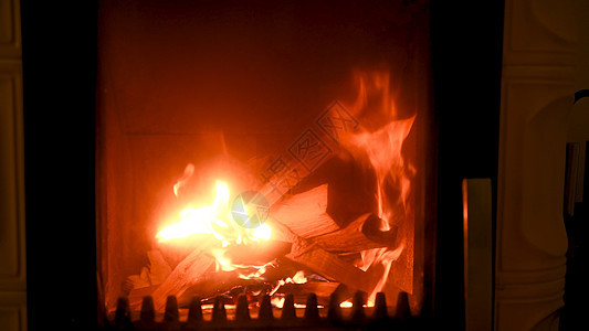 炉火烧炉火 关上门 烧柴森林木头生态材料活力力量火焰生物质生物燃烧图片