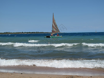 彩色帆船旅游运动海滩帆布海岸橙子热带海景地平线海浪图片