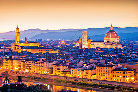 佛罗伦萨·杜奥莫和城市景色全景图片