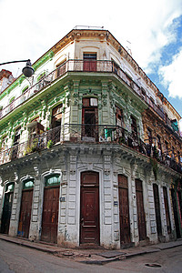 古哈瓦那一栋大楼的美丽外表摄影建筑外观阴影风格晴天洗衣结构街道阳光图片