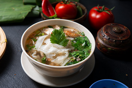 山鸡汤餐厅肉汤美味美食雄鸡香菜马来语桌子烹饪盘子图片
